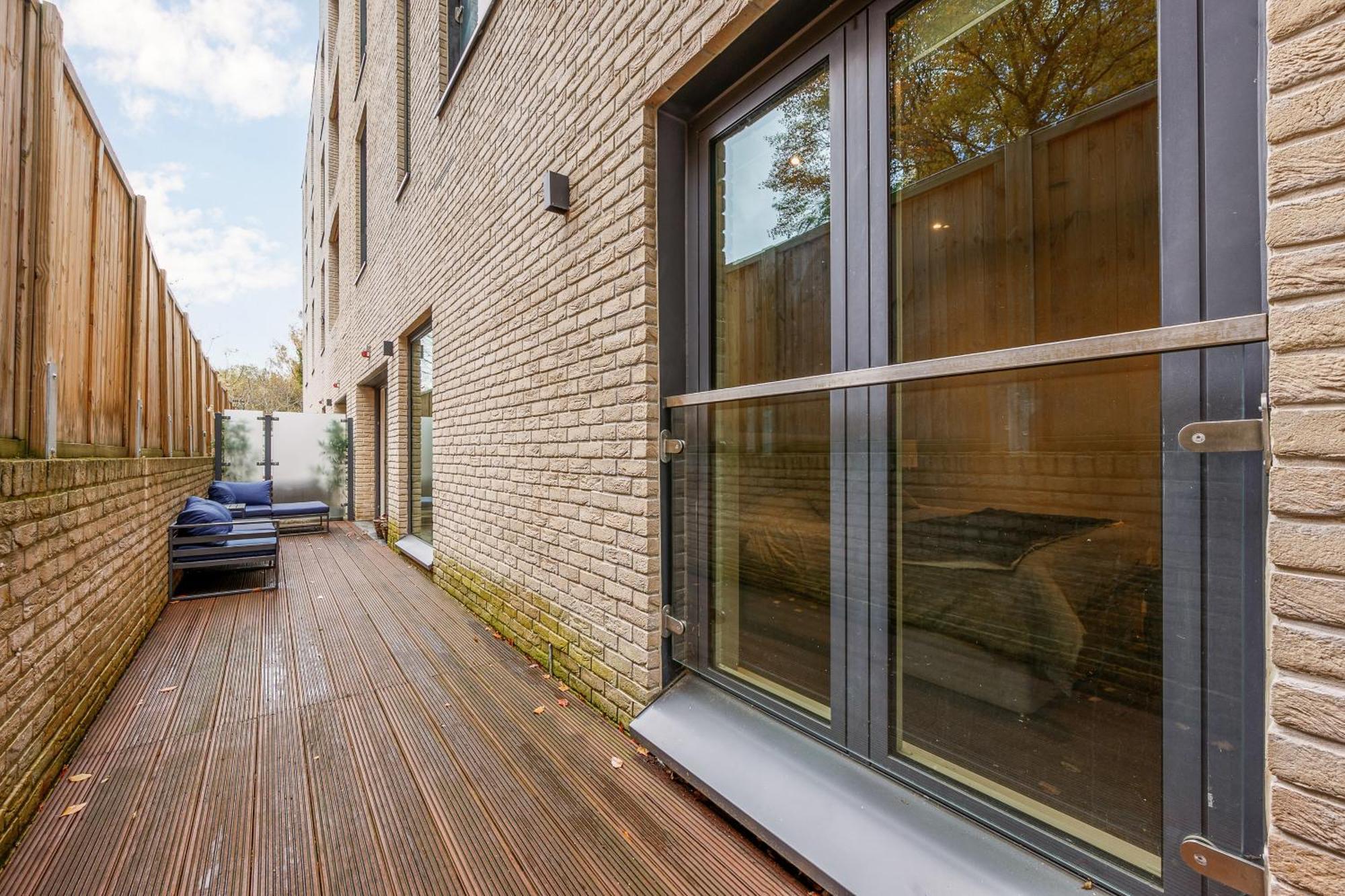 Large Modern One Bedroom * Londres
